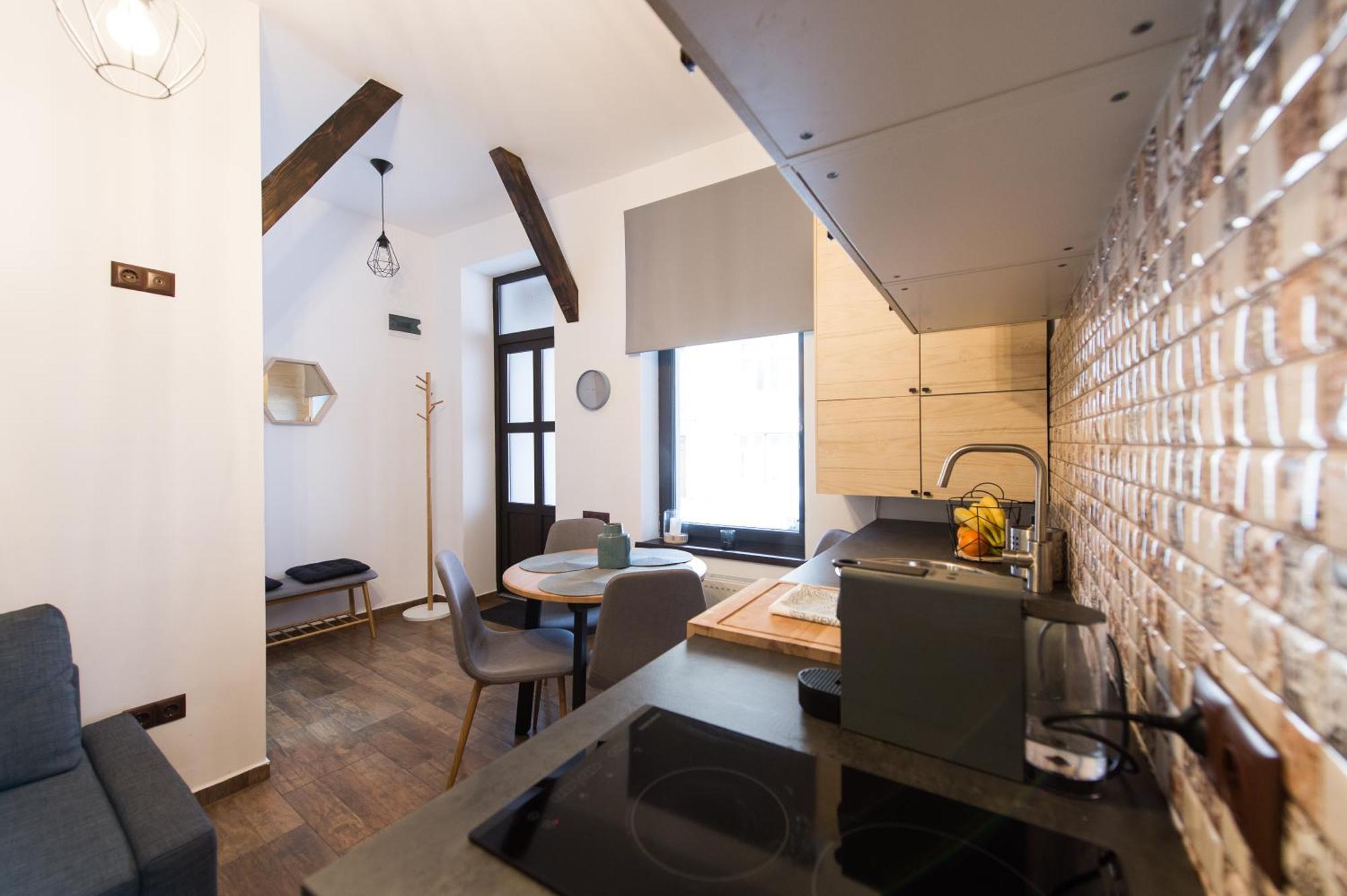 Lovely Brasov Flat With Patio And Mountain Views Экстерьер фото