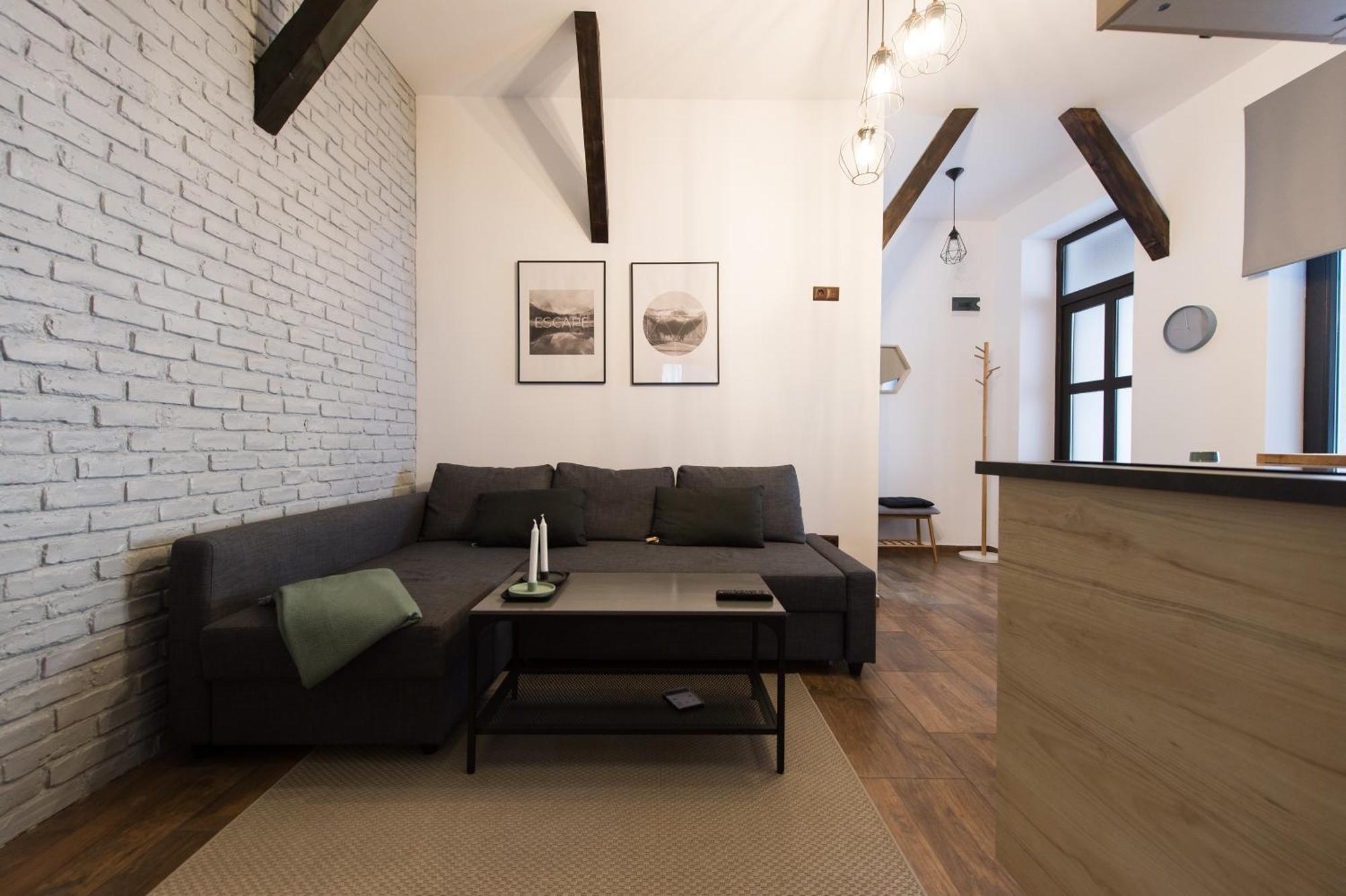 Lovely Brasov Flat With Patio And Mountain Views Экстерьер фото