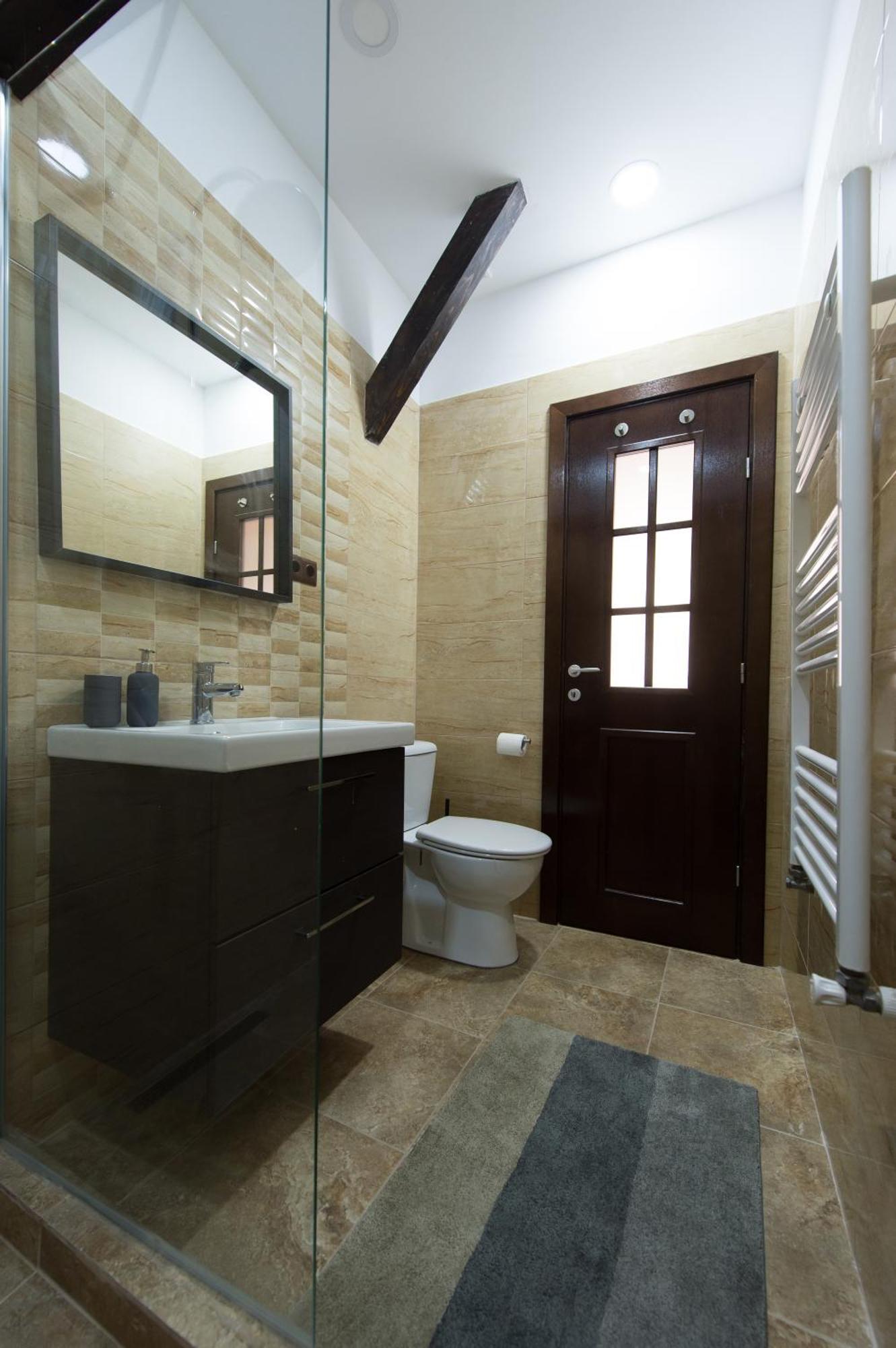 Lovely Brasov Flat With Patio And Mountain Views Экстерьер фото